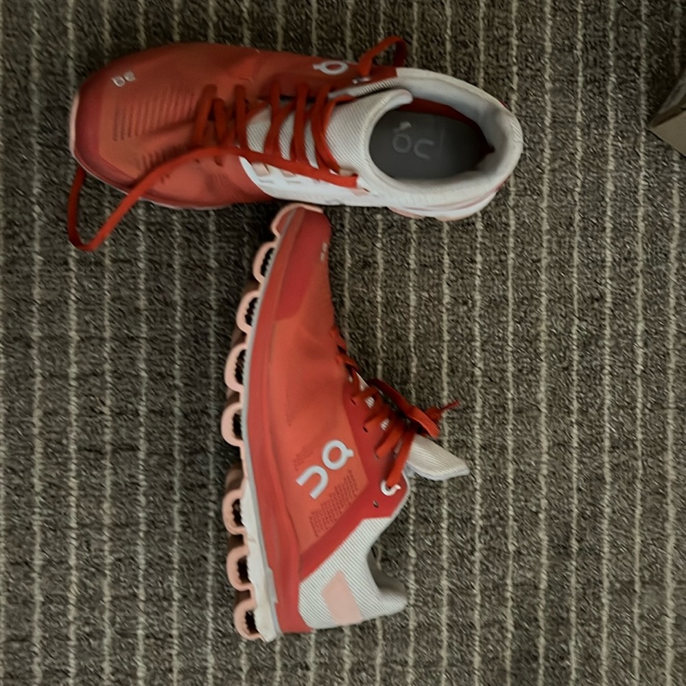 On Cloud Size 8.5